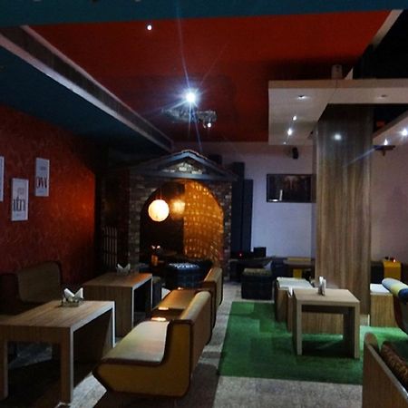 Hotel Rajdhani Regency グワーハーティー エクステリア 写真