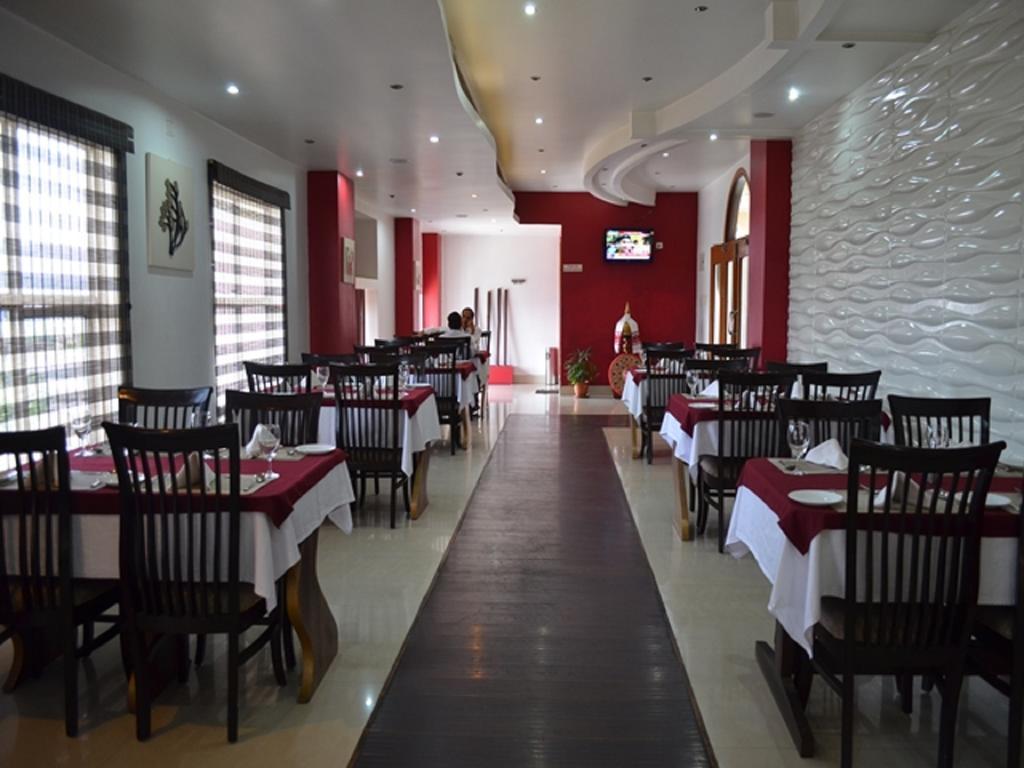 Hotel Rajdhani Regency グワーハーティー エクステリア 写真